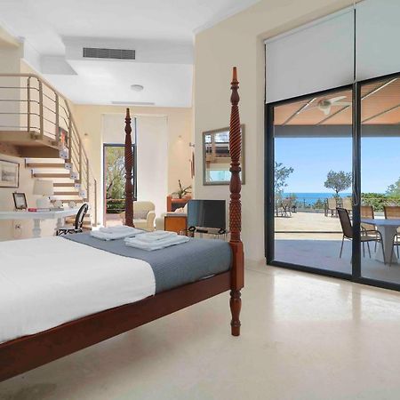 Black Diamond Beachfront Pool Villa Pasithea In Sounio, Athens Sunion Exteriör bild