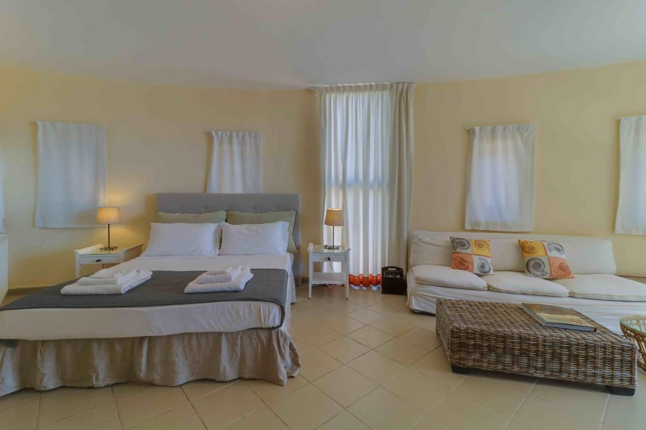 Black Diamond Beachfront Pool Villa Pasithea In Sounio, Athens Sunion Exteriör bild