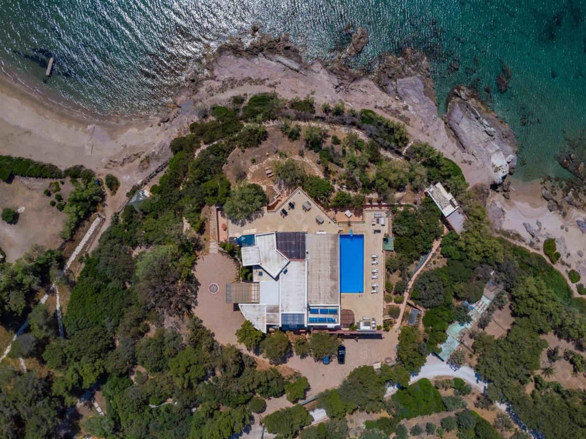 Black Diamond Beachfront Pool Villa Pasithea In Sounio, Athens Sunion Exteriör bild