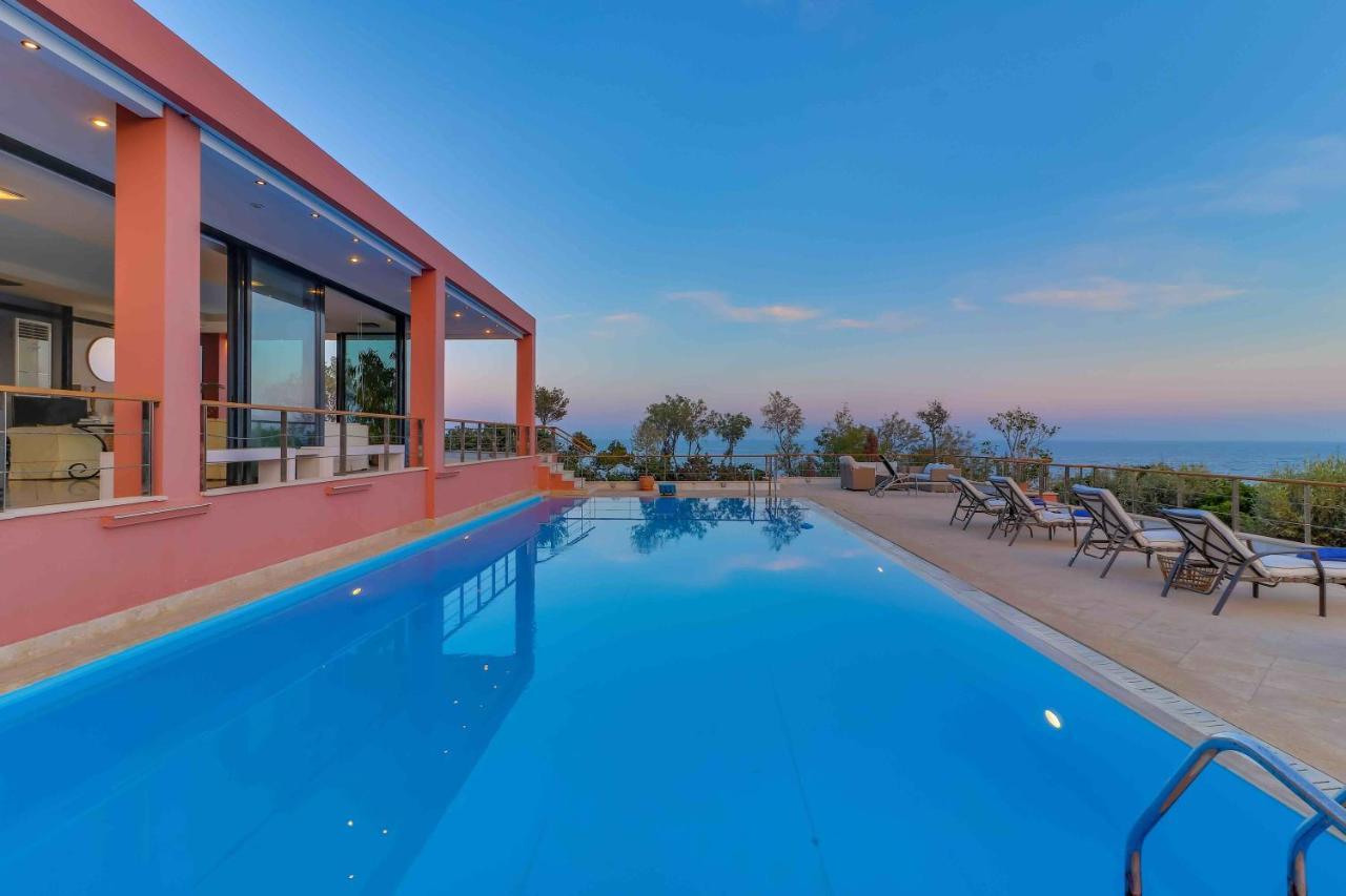 Black Diamond Beachfront Pool Villa Pasithea In Sounio, Athens Sunion Exteriör bild