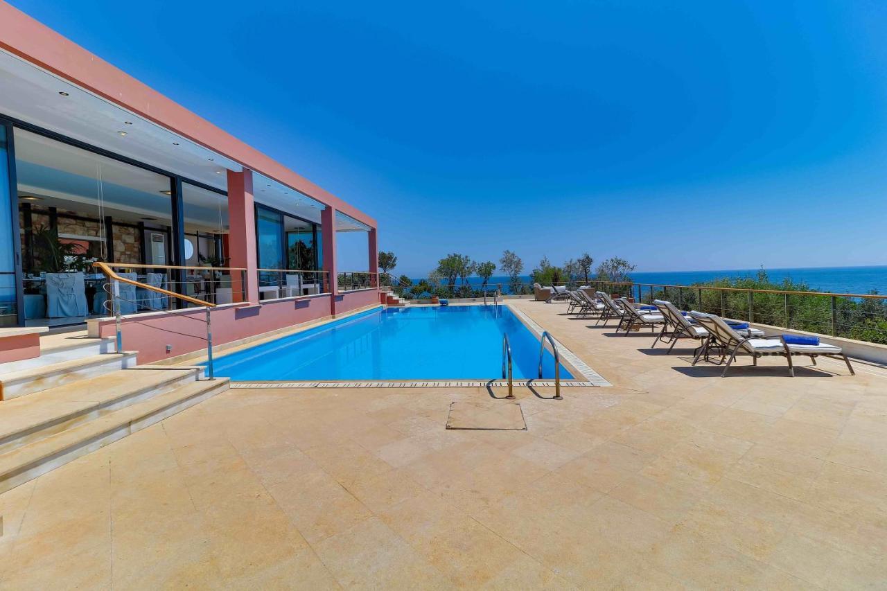 Black Diamond Beachfront Pool Villa Pasithea In Sounio, Athens Sunion Exteriör bild