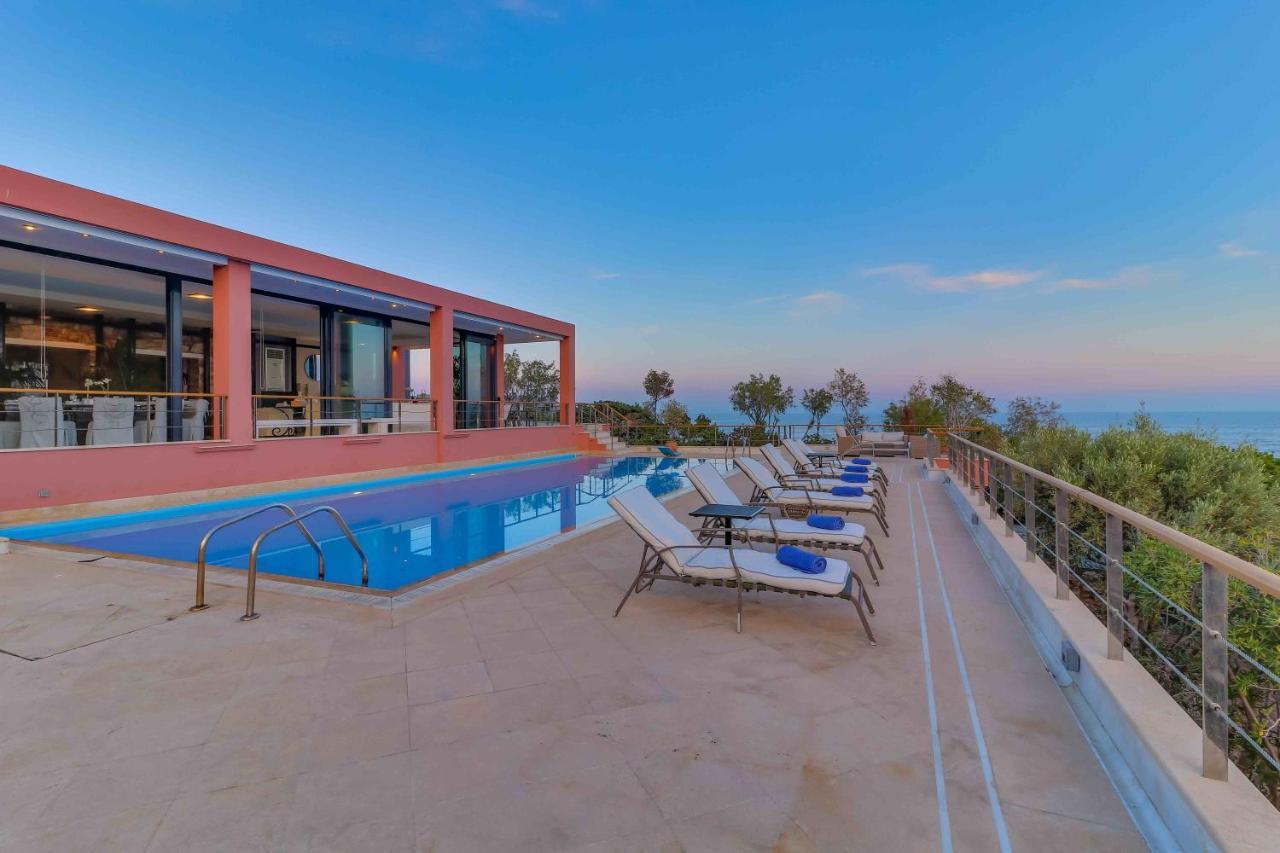 Black Diamond Beachfront Pool Villa Pasithea In Sounio, Athens Sunion Exteriör bild